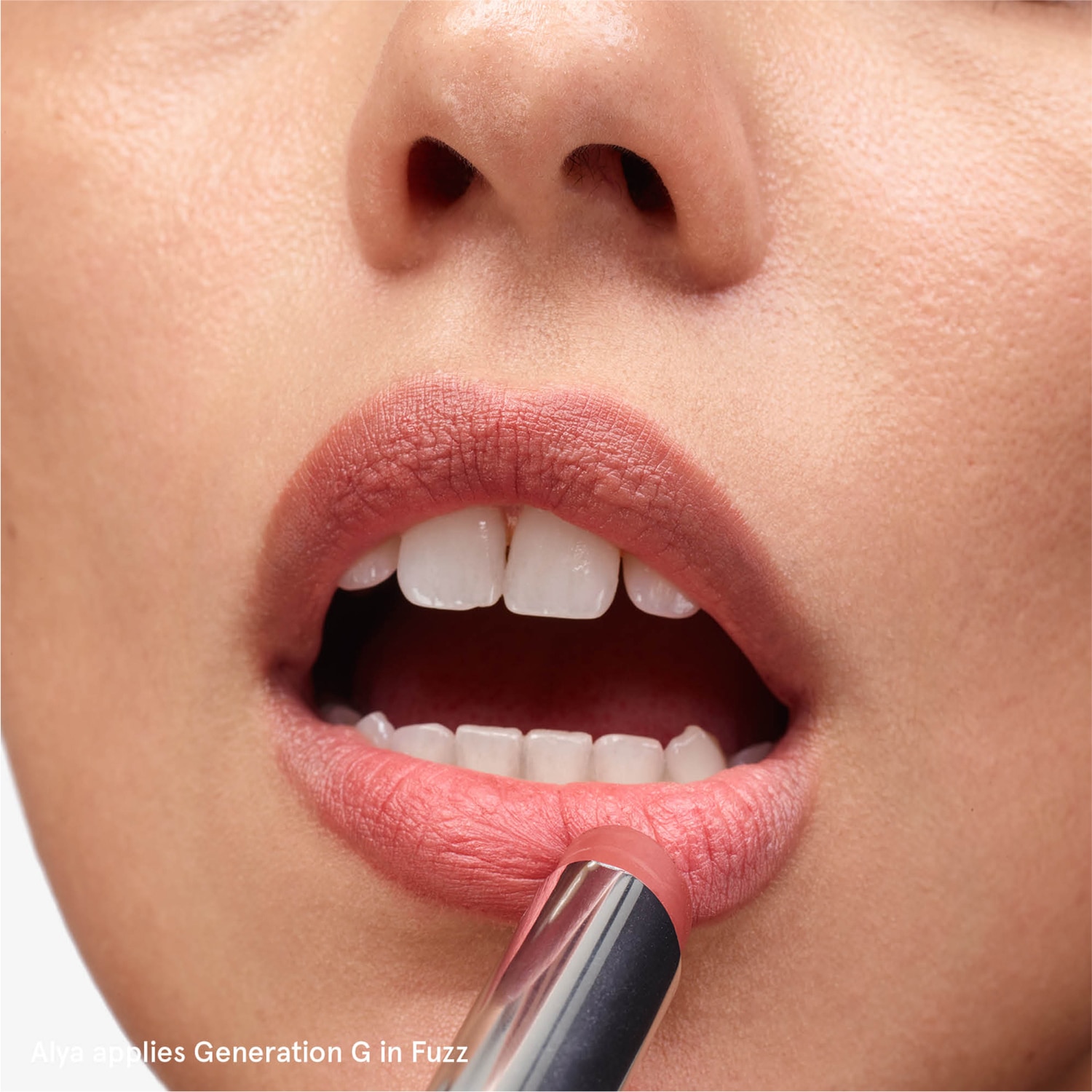 GENERATION G SHEER MATTE LIPSTICK (LÁPIZ LABIAL MATTE)
